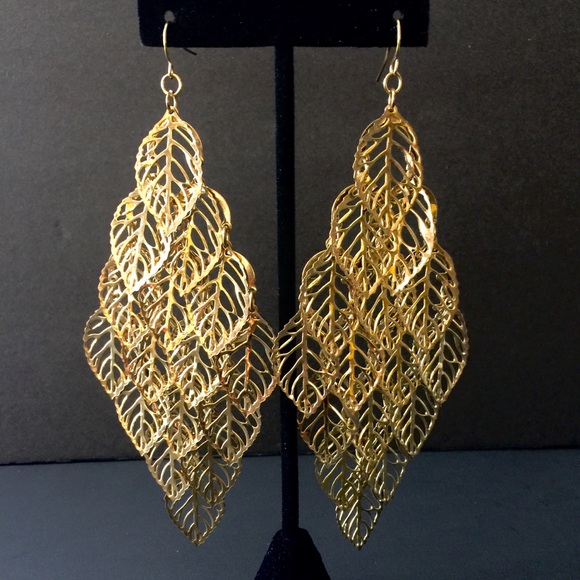 Jewelry - BEAUTIFUL LONG Chandelier Pendant Leaf Earrings